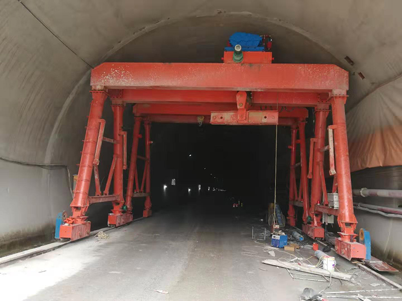 隧道專用提梁機(jī)